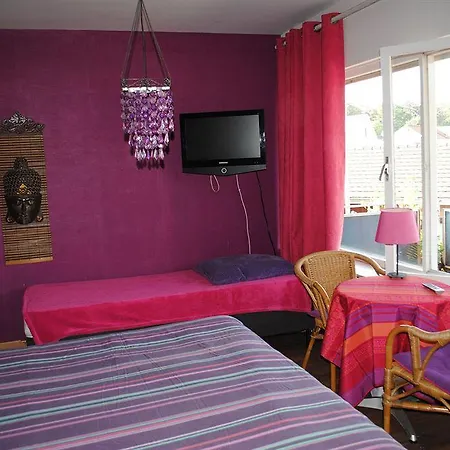 Maison Printaniere 3* بروج